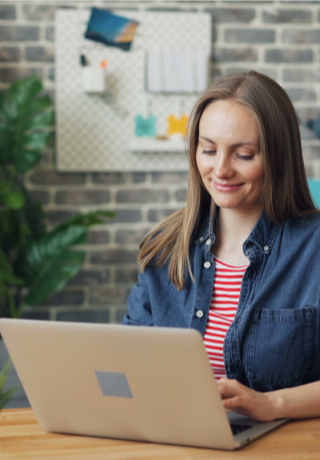 Lady with laptop